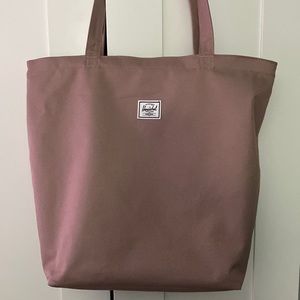Hershel tote